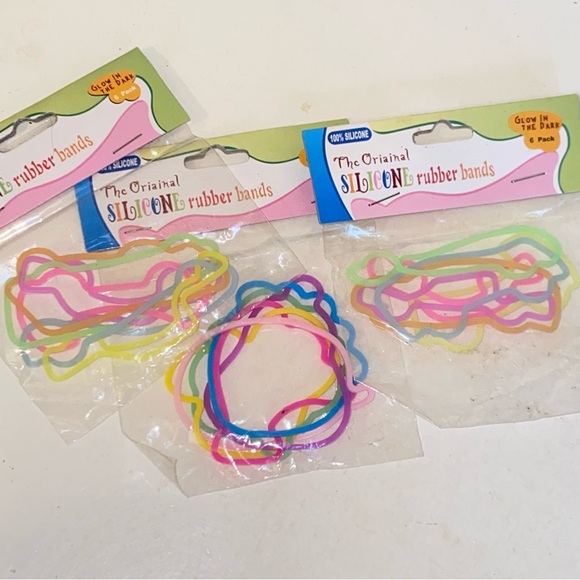 Vintage 18 Silly Bandz Bracelets Silicone Rubber Bands Glow in Dark & Original 3 - Picture 2 of 11
